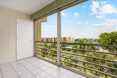 3590 Via Poinciana #510, Lake Worth, FL 33467 - Photo 14