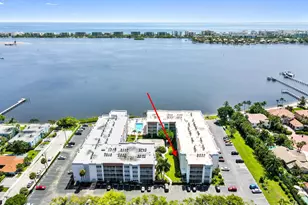 1516 S Lakeside Dr, Lake Worth Beach, FL 33460 - Photo 1