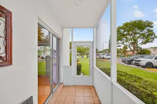 221 Coventry J, West Palm Beach, FL 33417 - Photo 4