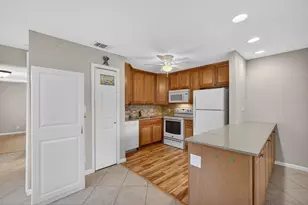 221 Coventry J, West Palm Beach, FL 33417 - Photo 12