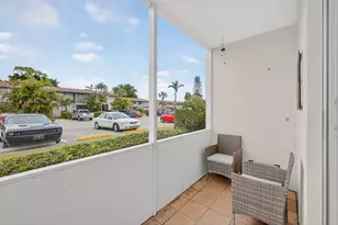 221 Coventry J, West Palm Beach, FL 33417 - Photo 2