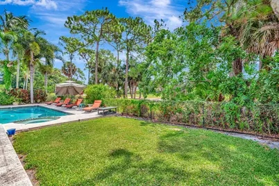 11 Berwick Road NE, Palm Beach Gardens, FL 33418 - Photo 64