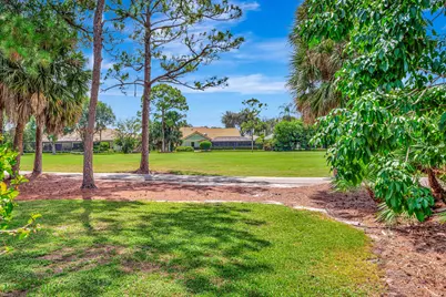 11 Berwick Road NE, Palm Beach Gardens, FL 33418 - Photo 68