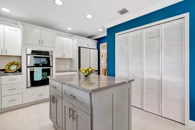 11 Berwick Road NE, Palm Beach Gardens, FL 33418 - Photo 12