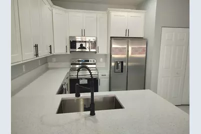 826 Middleton Drive SW, Vero Beach, FL 32962 - Photo 2