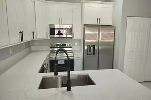 826 Middleton Dr SW, Vero Beach, FL 32962 - Photo 2