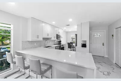 6 Stratford Drive E #D, Boynton Beach, FL 33436 - Photo 1