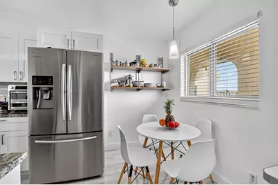 23277 Barwood Lane N #403, Boca Raton, FL 33428 - Photo 2