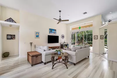 9043 Cypress Hollow Drive, Palm Beach Gardens, FL 33418 - Photo 8