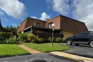 4221 Turnberry Cir, Lake Worth, FL 33467 - Photo 2