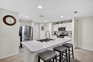 543 SW Kabot Ave, Port Saint Lucie, FL 34953 - Photo 10