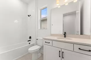 10477 SW Jadewood Ct, Port Saint Lucie, FL 34987 - Photo 12