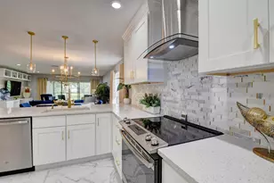 15 Westgate Ln, Boynton Beach, FL 33436 - Photo 2