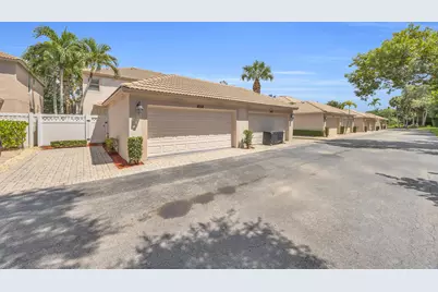 8058 Murano Circle, Palm Beach Gardens, FL 33418 - Photo 4