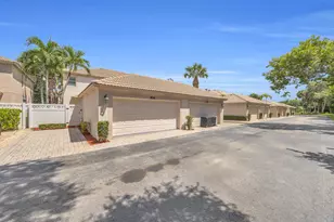 8058 Murano Cir, Palm Beach Gardens, FL 33418 - Photo 4