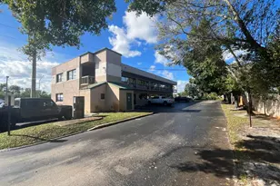 725 SE Port St Lucie Blvd, Port Saint Lucie, FL - Photo 1