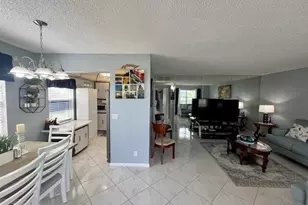 897 Flanders S, Delray Beach, FL 33484 - Photo 2