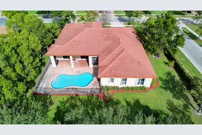 8123 Woodslanding Trail, West Palm Beach, FL 33411 - Photo 46