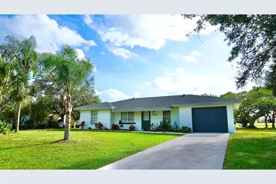 2256 SE East Dunbrooke Circle, Port Saint Lucie, FL 34952 - Photo 2
