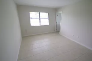 2256 SE East Dunbrooke Cir, Port Saint Lucie, FL 34952 - Photo 12