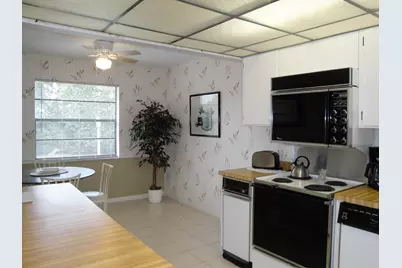 20 Westgate Lane #F, Boynton Beach, FL 33436 - Photo 4