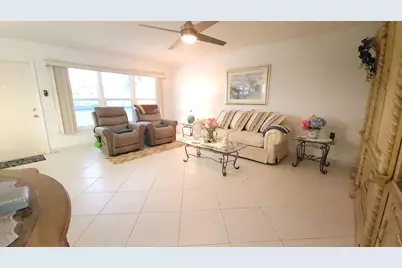 209 Greenbrier A, West Palm Beach, FL 33417 - Photo 4