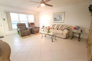 209 Greenbrier A, West Palm Beach, FL 33417 - Photo 4