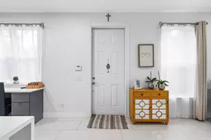 1031 Pinewood Lake Ct, Greenacres, FL 33415 - Photo 4