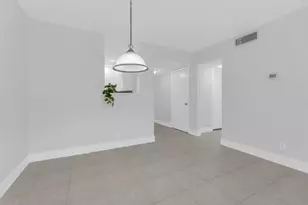 200 Jacaranda Country Club Dr, Plantation, FL 33324 - Photo 6