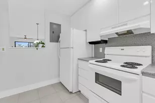 200 Jacaranda Country Club Dr, Plantation, FL 33324 - Photo 14