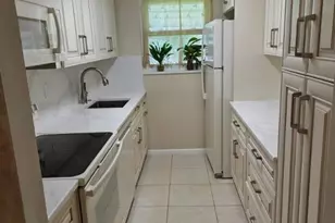 7205 W Oakridge Cir, Lantana, FL 33462 - Photo 4