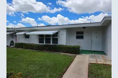 7205 W Oakridge Circle, Lantana, FL 33462 - Photo 1