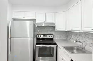 632 NW 13th St, Boca Raton, FL 33486 - Photo 2