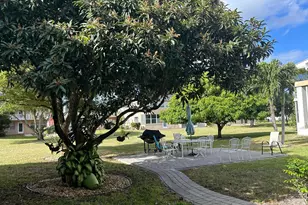 137 Bedford F, West Palm Beach, FL 33417 - Photo 4