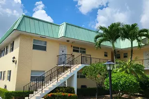 23 Colonial Club Dr, Boynton Beach, FL 33435 - Photo 2