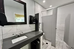 5161 W Oakland Park Blvd, Fort Lauderdale, FL 33313 - Photo 38