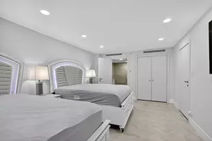 5225 Collins Ave, Miami Beach, FL 33140 - Photo 12