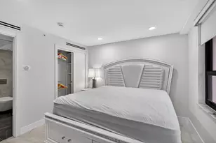 5225 Collins Ave, Miami Beach, FL 33140 - Photo 16