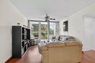 6815 Willow Wood Dr, Boca Raton, FL 33434 - Photo 8