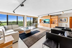 2480 Presidential Way, West Palm Beach, FL 33401 - Photo 2