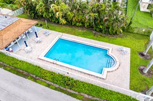 689 NE 6th Ct, Boynton Beach, FL 33435 - Photo 32