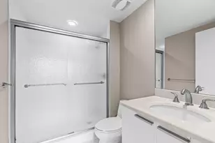 2650 Lake Shore Dr, Riviera Beach, FL 33404 - Photo 24