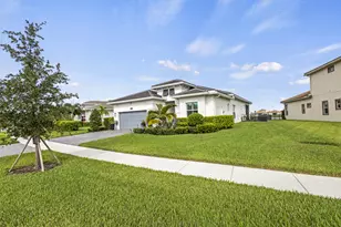9242 SW Pepoli Way, Port Saint Lucie, FL 34987 - Photo 4