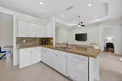 8828 Sandown Way, Boynton Beach, FL 33472 - Photo 12