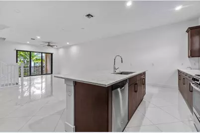 7115 Edison Place, Palm Beach Gardens, FL 33418 - Photo 6