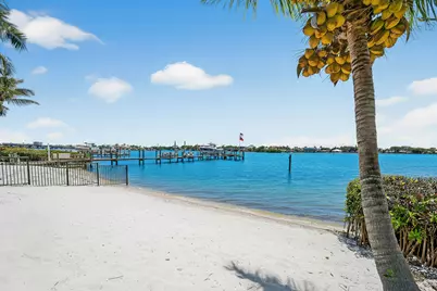 114 W Riverside Drive, Jupiter, FL 33469 - Photo 4