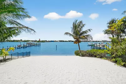 114 W Riverside Drive, Jupiter, FL 33469 - Photo 1