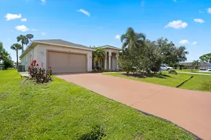 1092 SW Majorca Ave, Port Saint Lucie, FL 34953 - Photo 1