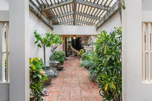 13 Sloans Curve Dr, Palm Beach, FL 33480 - Photo 2