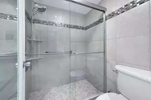 208 Wellington E, West Palm Beach, FL 33417 - Photo 14